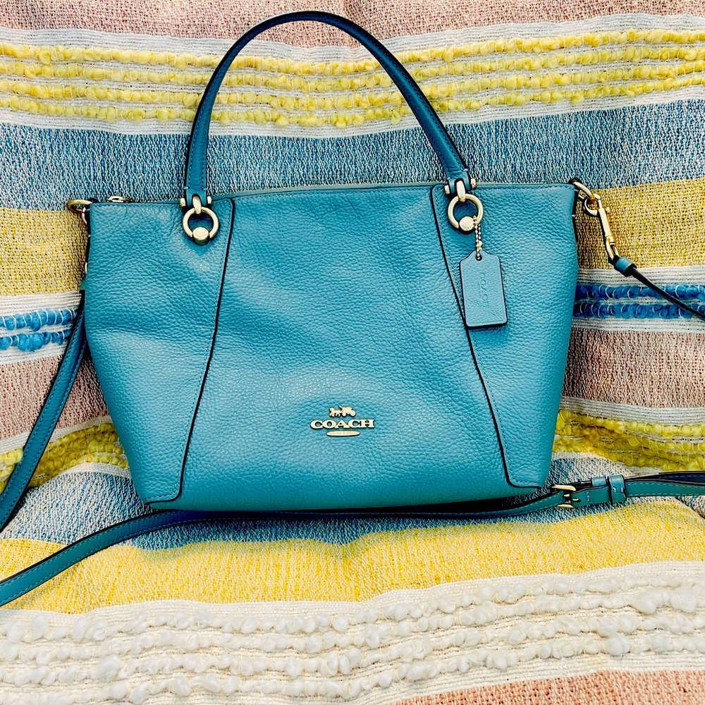 *AUTHENTIC* COACH CROSSBODY BAG!